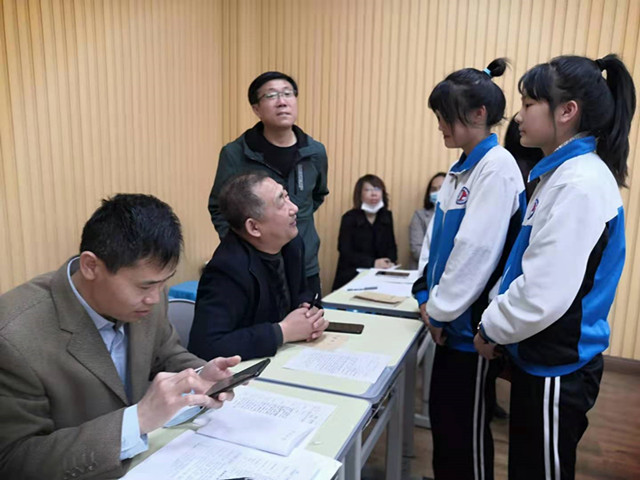 “过三关”汇报课助力新教师能力提升